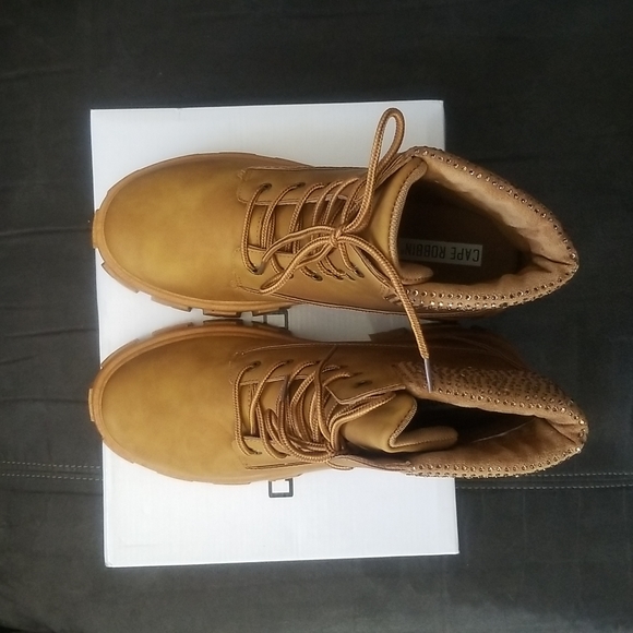 Cape Robin lace up boot - Picture 6 of 8